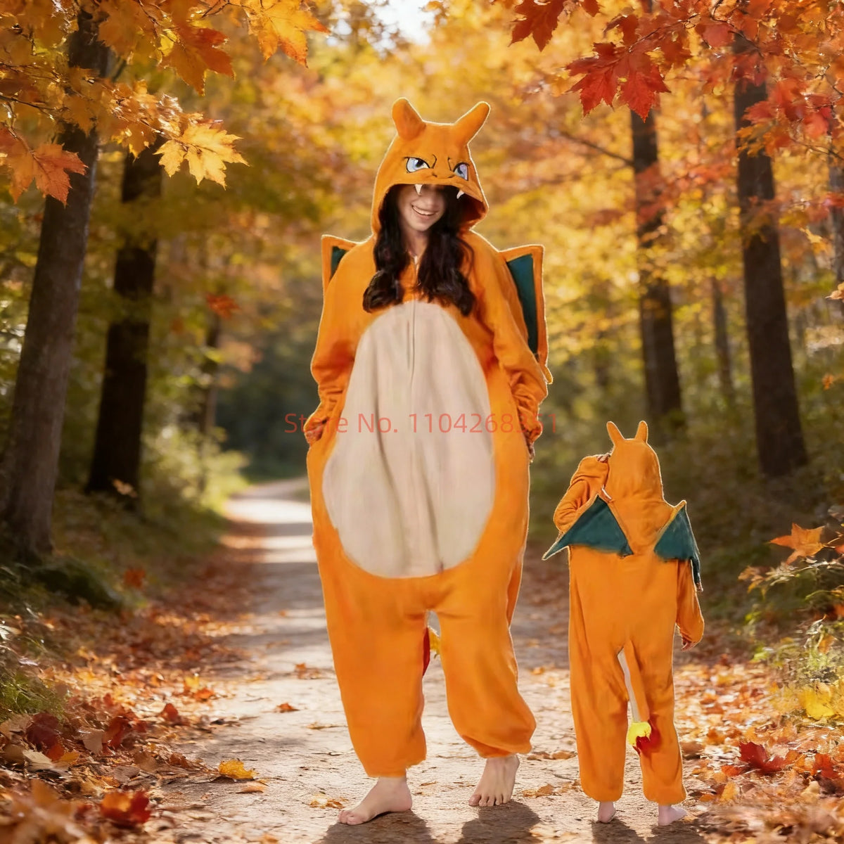 Kigurumi Pokémon Charizard posé à plat, vue complète de la combinaison orange