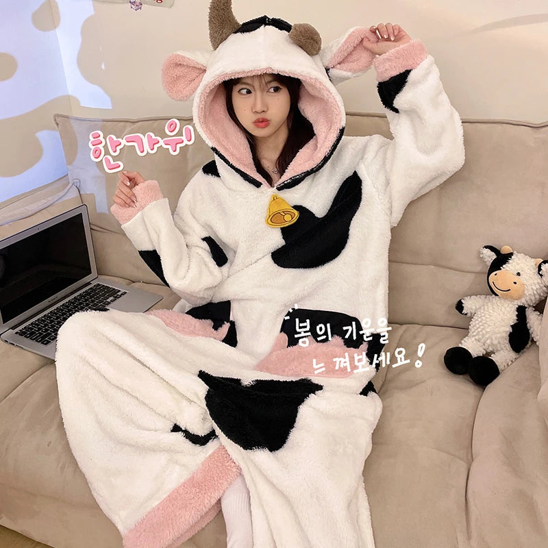 Grenouillère Femme Vache — Combinaison Pyjama Polaire Noir et Blanc