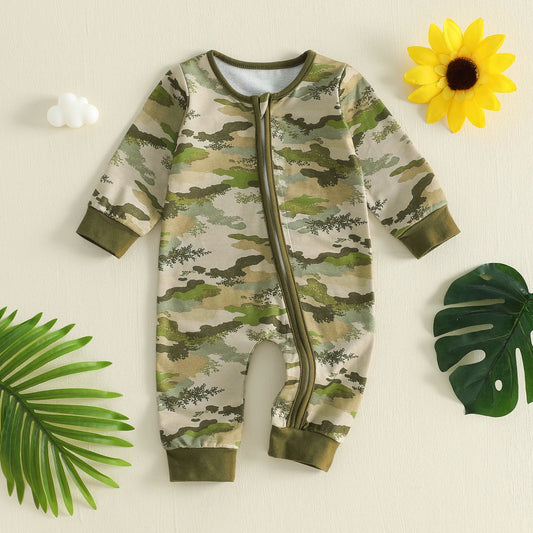 Grenouillère bébé verte camouflage en coton, vue de face, manches longues