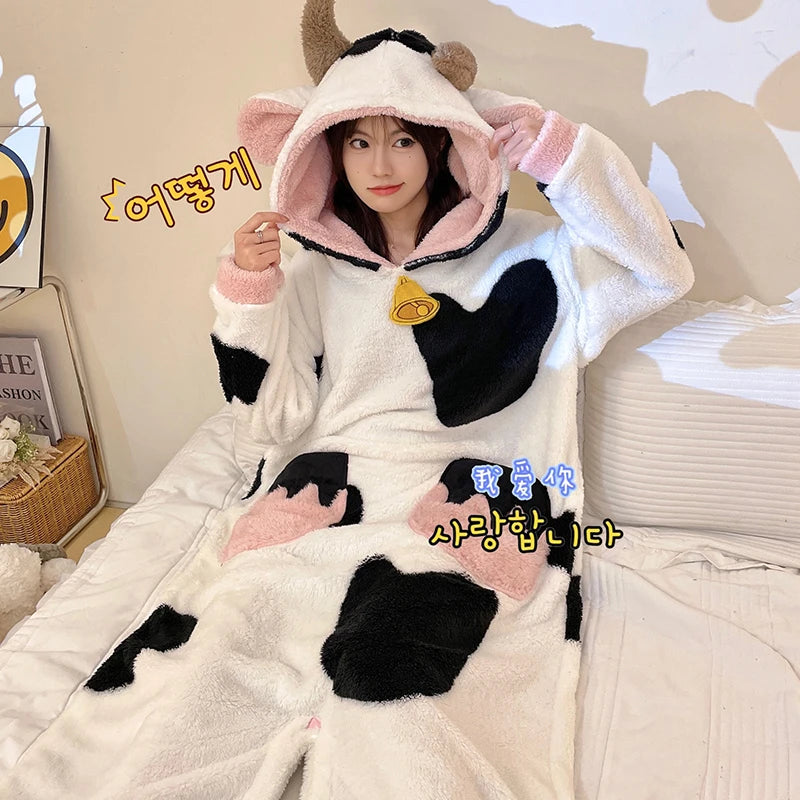 Grenouillère Femme Vache — Combinaison Pyjama Polaire Noir et Blanc