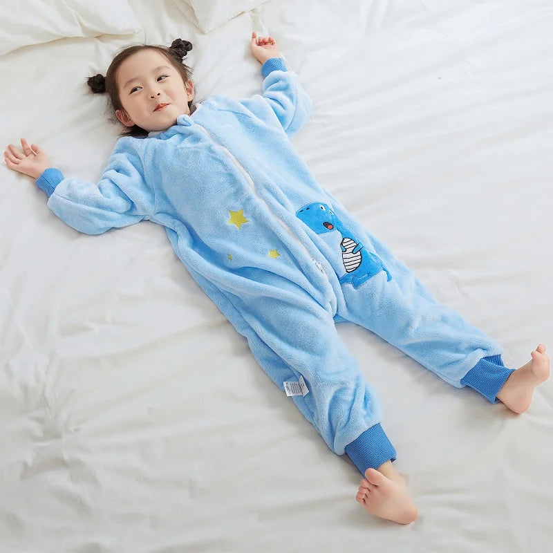 Pyjama grenouillère dinosaure bleu pour enfant vue de dos avec queue et crête dorsale
