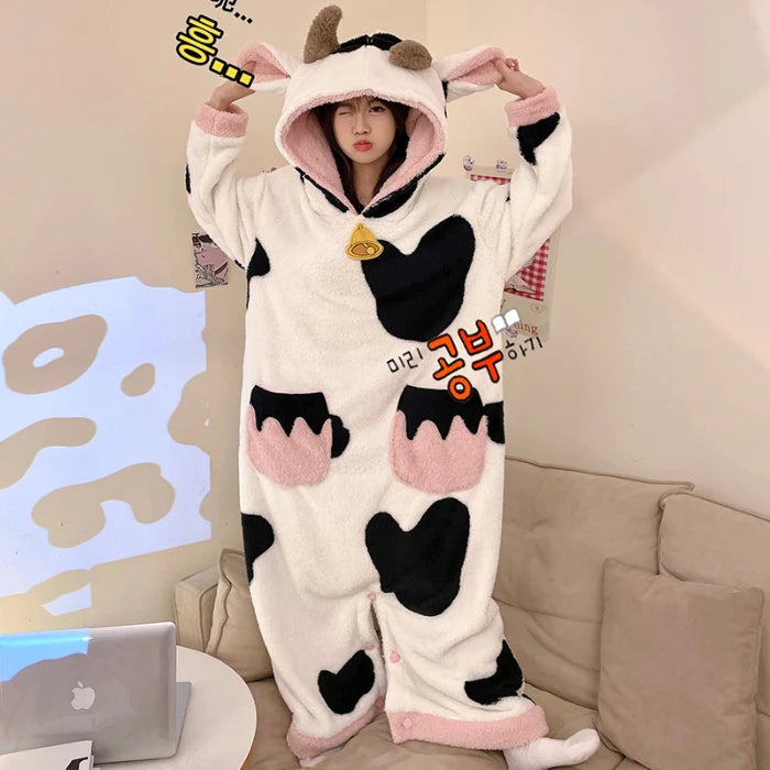 Grenouillère Femme Vache — Combinaison Pyjama Polaire Noir et Blanc